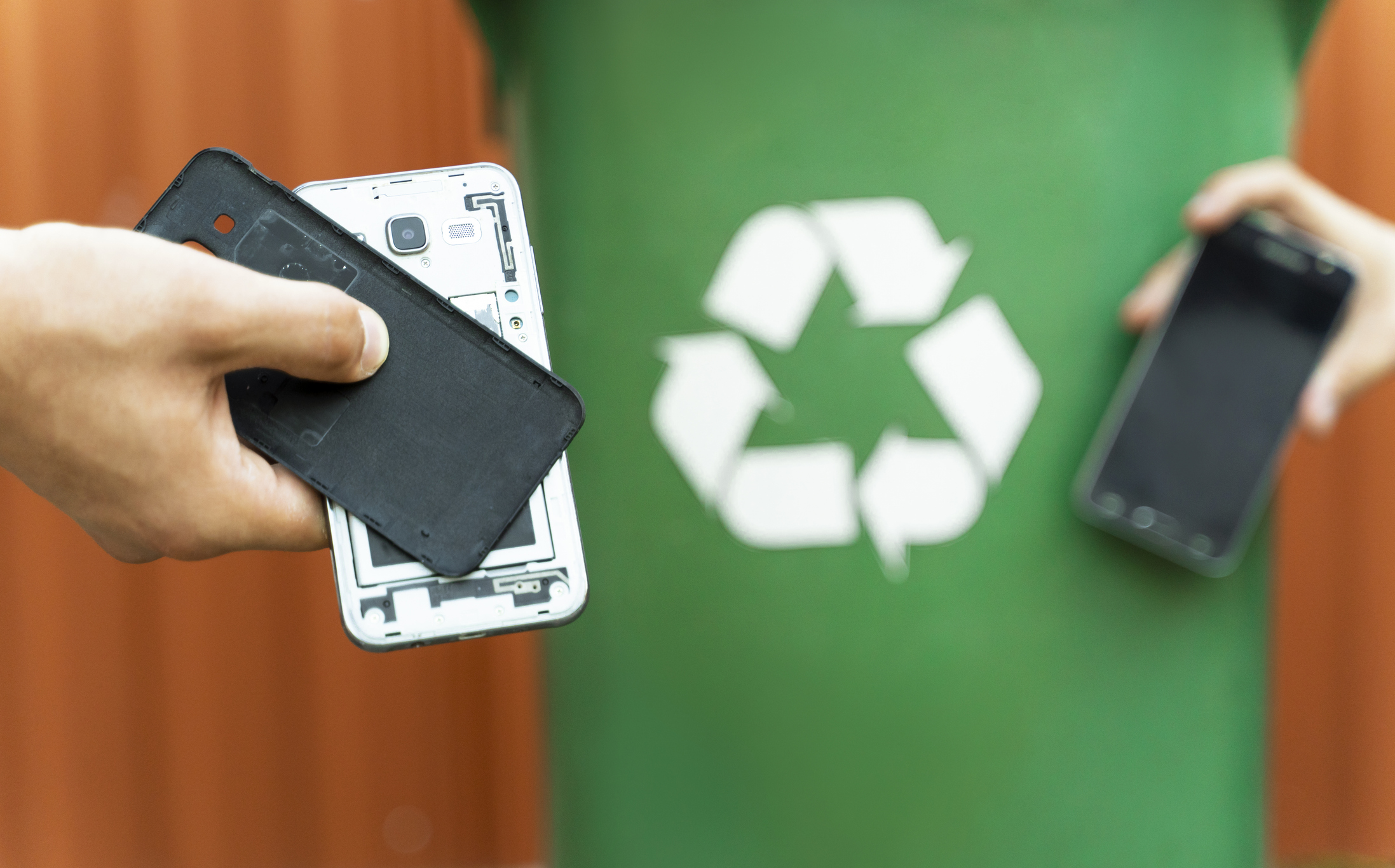 Japan Plans Mandatory Recycling of Mobile Batteries for Rare Metals